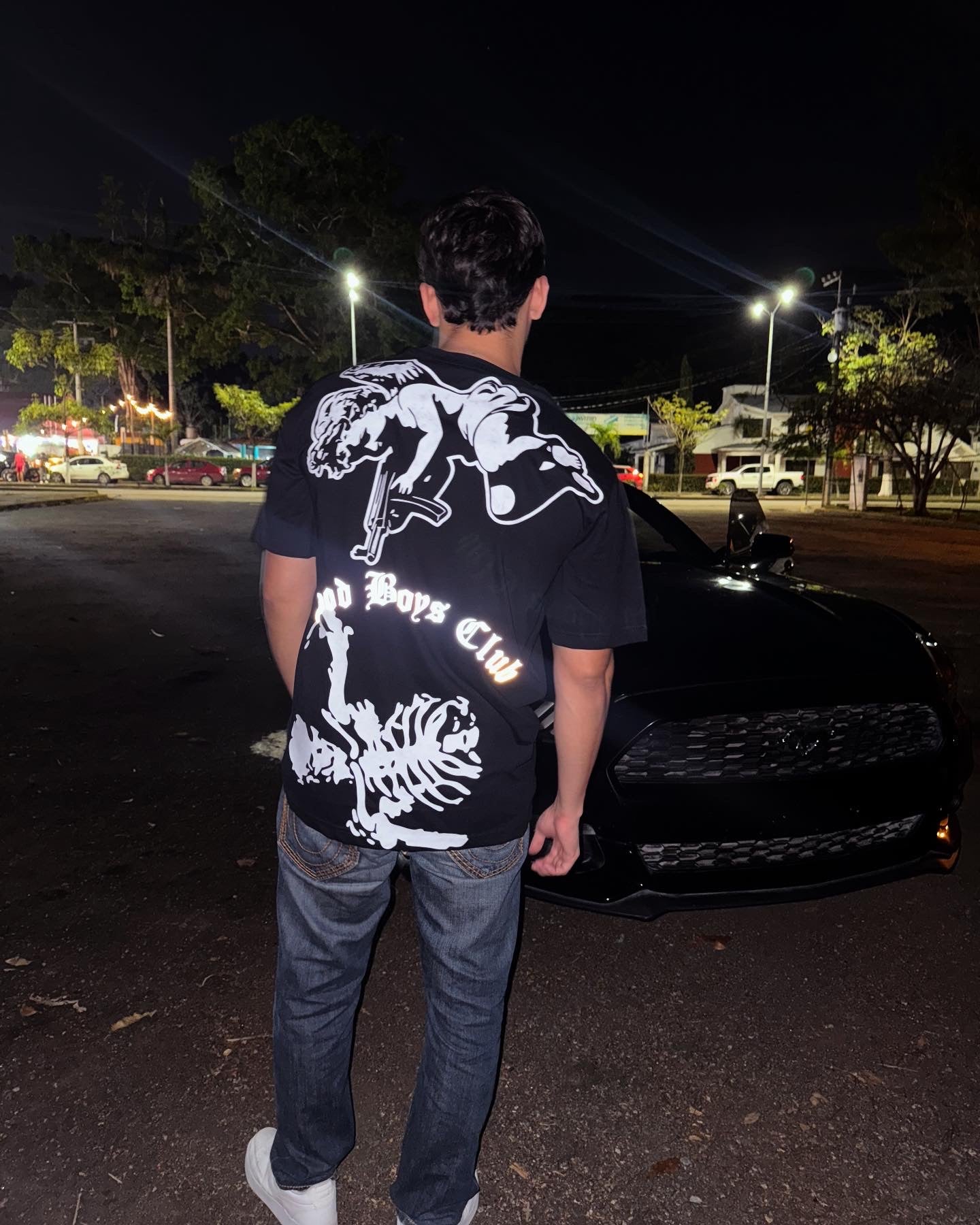 CAMISETA NEGRA REFLECTIVE CONTACT