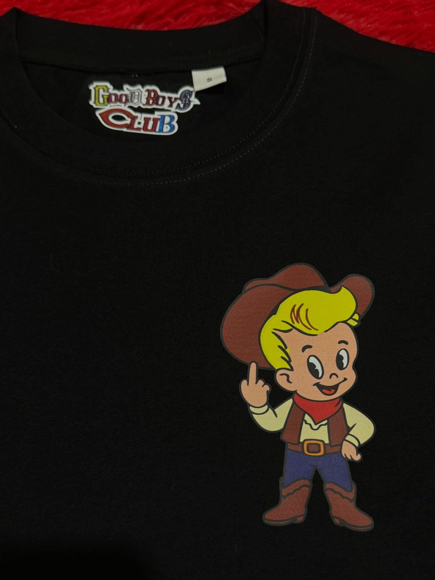 CAMISETA NEGRA WE DON'T HAVE HATERS